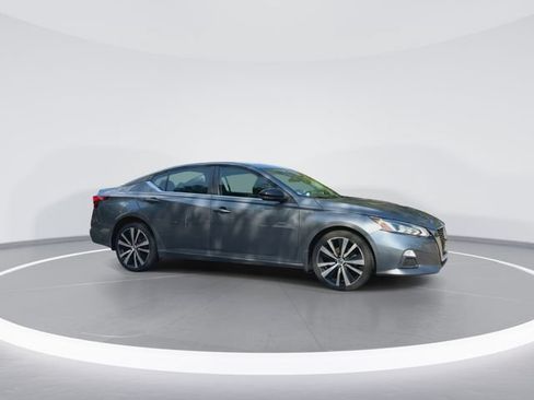 Used 2020 Nissan Altima 2.5 SR w/ Premium Package AWD/4WD image 2