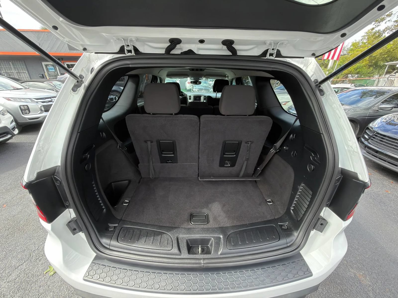 Used 2019 Dodge Durango SXT w/ 3rd Row Seating Group RWD image 34