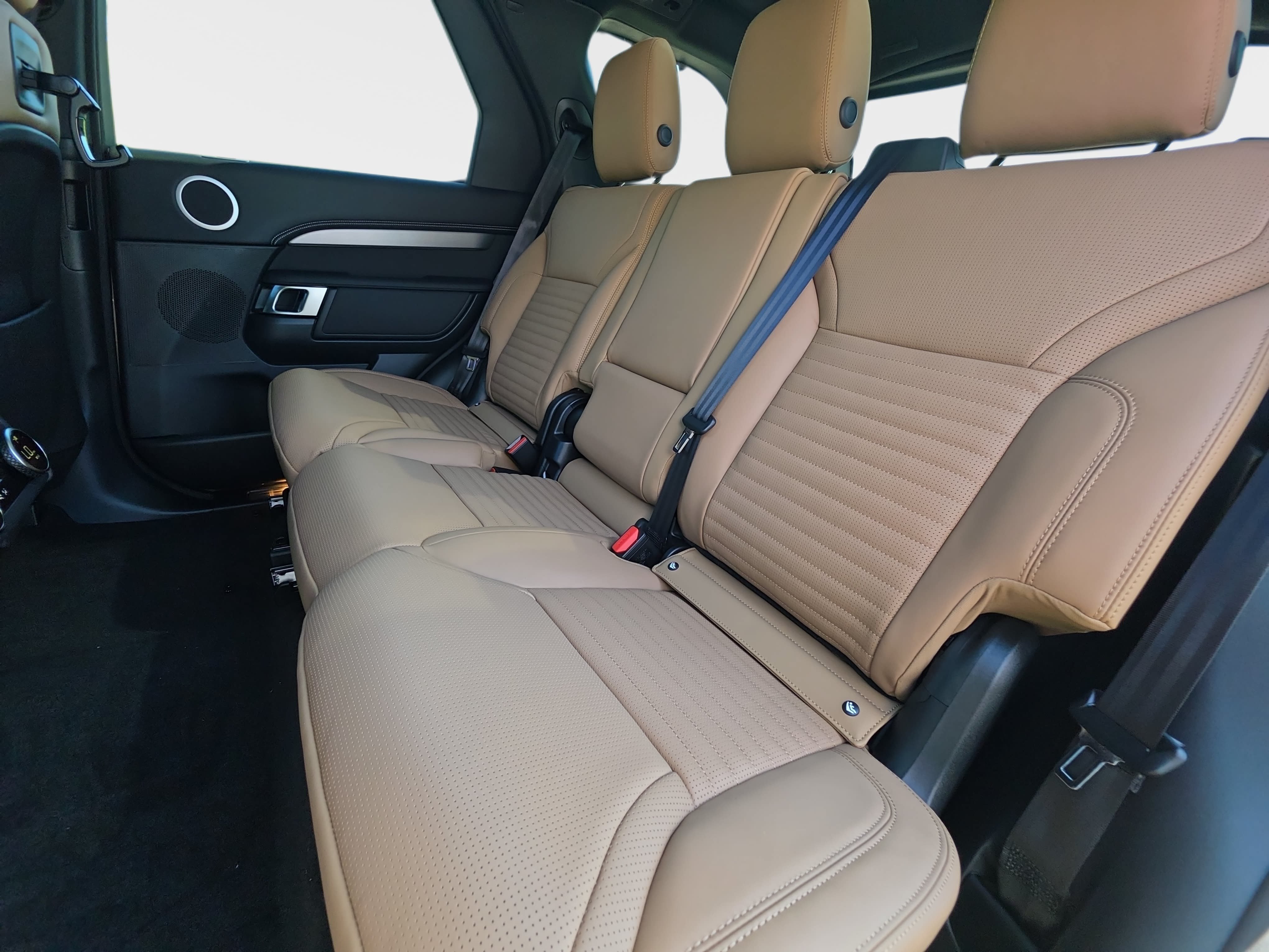 New 2026 Land Rover Discovery Dynamic SE AWD/4WD image 14