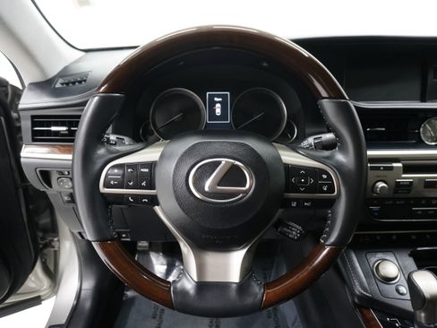 Used 2018 Lexus ES 350 image 15