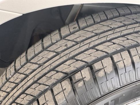 Used 2009 Chrysler 300 Touring image 11