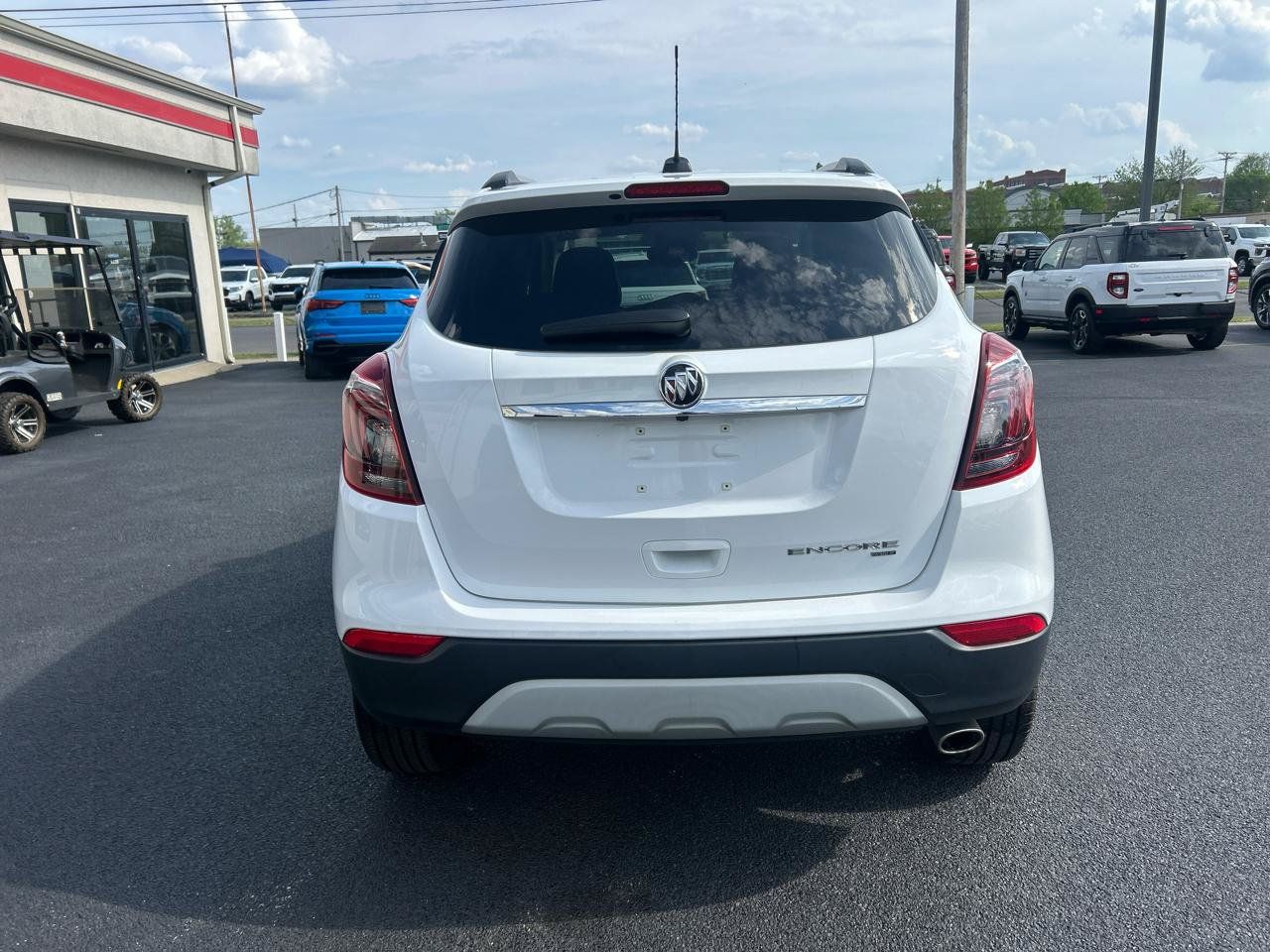 Used 2022 Buick Encore Preferred AWD/4WD image 6