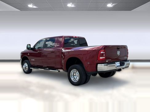 Used 2024 RAM 3500 Laramie AWD/4WD image 3