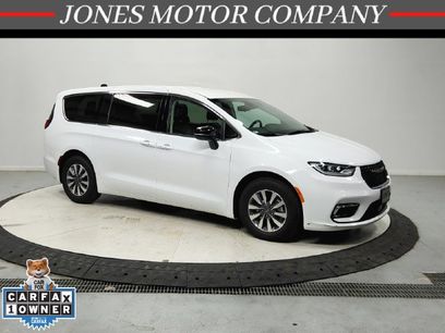 Used 2024 Chrysler Pacifica Limited