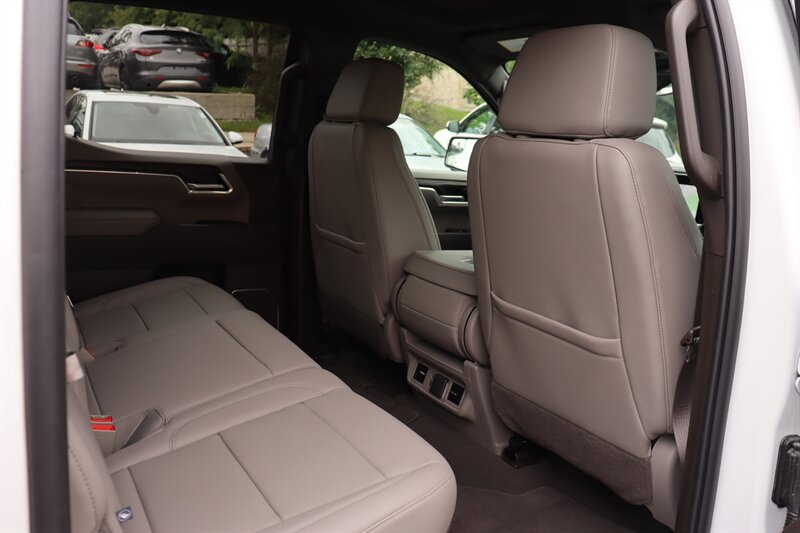 Used 2026 GMC Sierra 1500 SLT AWD/4WD image 30