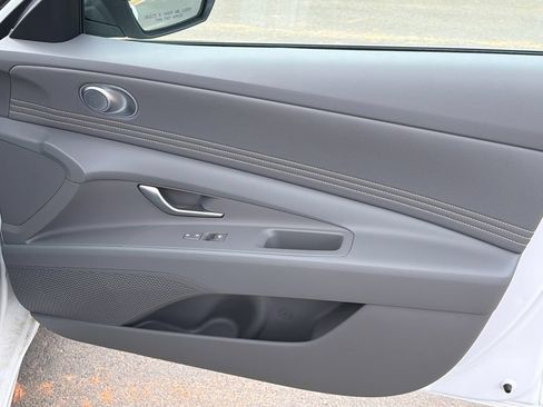 New 2026 Hyundai Elantra SEL Sport FWD image 15