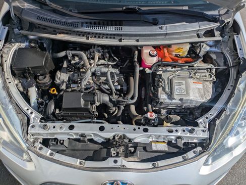 Used 2017 Toyota Prius C Three image 33