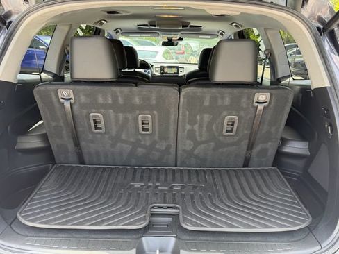 Used 2020 Honda Pilot Touring image 16