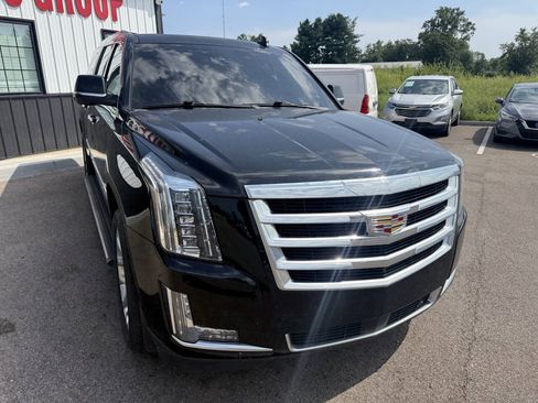Used 2016 Cadillac Escalade ESV Platinum AWD/4WD image 4