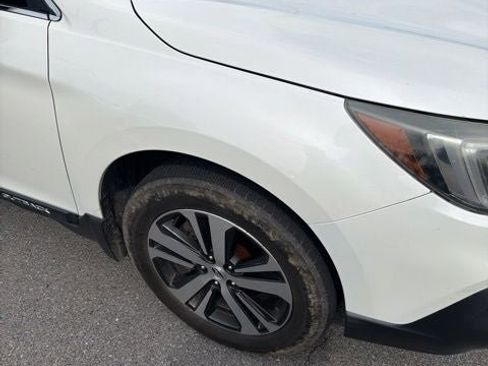 Used 2018 Subaru Outback 2.5i Limited AWD/4WD image 4