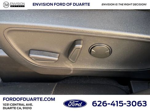 New 2025 Ford Escape SE image 16