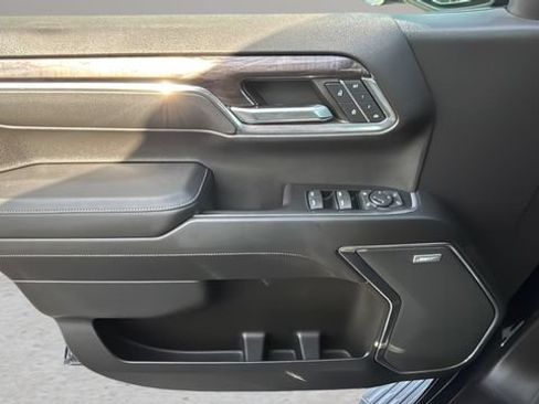 Used 2022 Chevrolet Silverado 1500 LTZ AWD/4WD image 17
