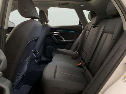 Used 2025 Audi Q5 Premium w/ Convenience Package image 19