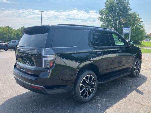 Used 2022 Chevrolet Tahoe RST w/ Luxury Package AWD/4WD image 3