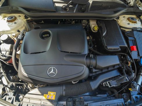 Used 2019 Mercedes-Benz CLA 250 4MATIC image 32