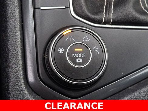 Used 2023 Volkswagen Tiguan SE image 26