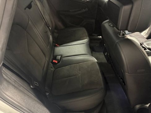 Used 2018 Porsche Macan AWD/4WD image 16
