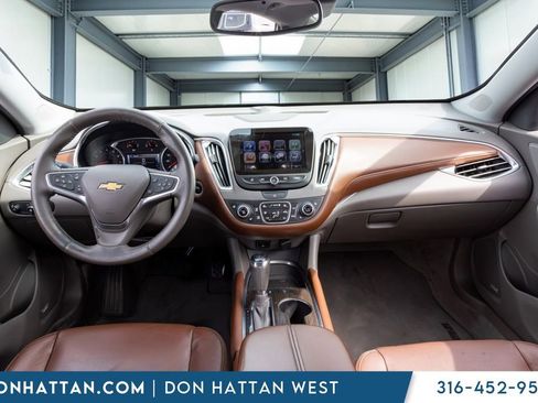 Used 2017 Chevrolet Malibu Premier w/ Premier Sun and Wheel Package FWD image 4
