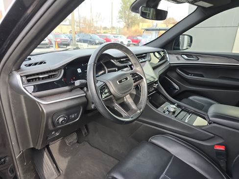 Used 2022 Jeep Grand Cherokee Overland image 24