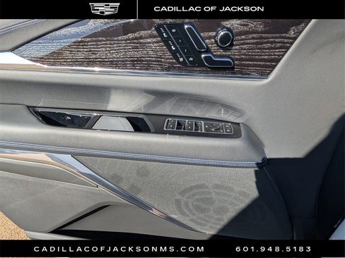 New 2025 Cadillac Escalade IQ Luxury 1 w/ Smart Trailering package image 15