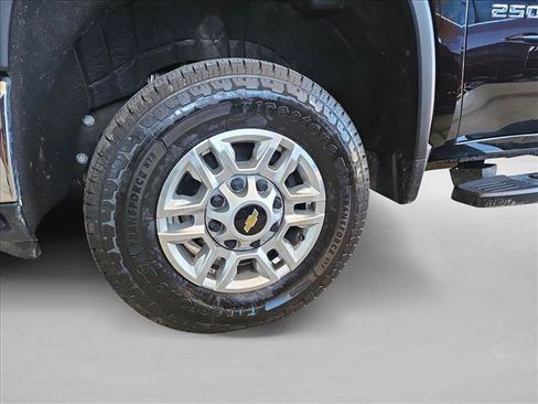 Used 2025 Chevrolet Silverado 2500 LT w/ Convenience Package AWD/4WD image 23