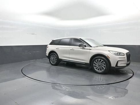 Used 2024 Lincoln Corsair Reserve w/ Equipment Group 201A AWD/4WD image 2