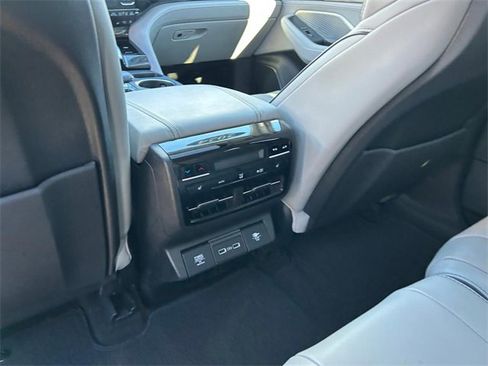 Used 2024 Acura MDX SH-AWD w/ Advance Package image 15