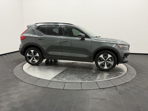 New 2026 Volvo XC40 B5 Plus w/ Climate Package AWD/4WD image 8