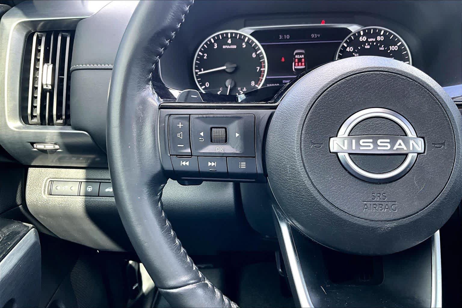 Used 2024 Nissan Pathfinder SL w/ SL Premium Package FWD image 24