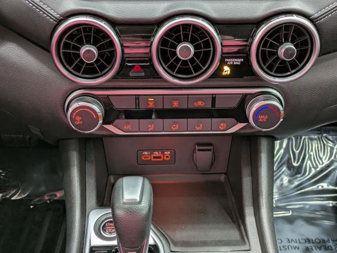 Used 2023 Nissan Sentra SV image 20