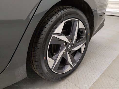 Used 2023 Hyundai Elantra SEL w/ Convenience Package image 31