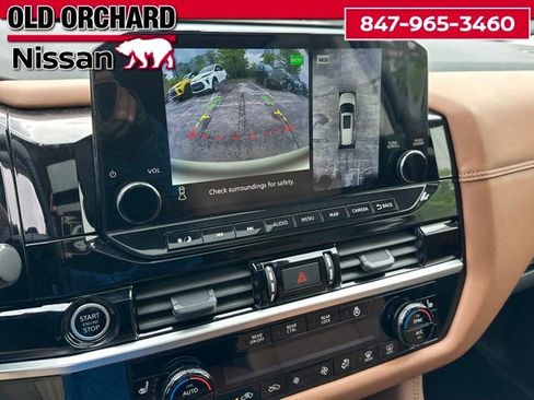 Used 2024 Nissan Pathfinder Platinum image 16