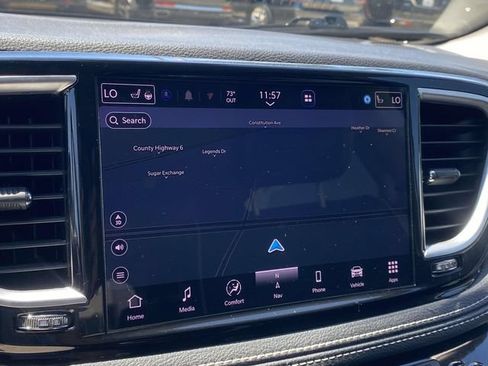 Used 2023 Chrysler Pacifica Limited FWD image 21
