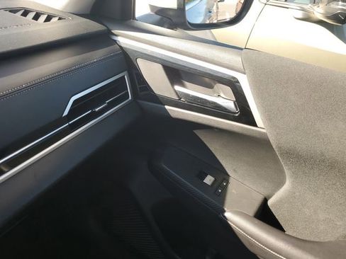 Used 2023 Mitsubishi Outlander ES image 29