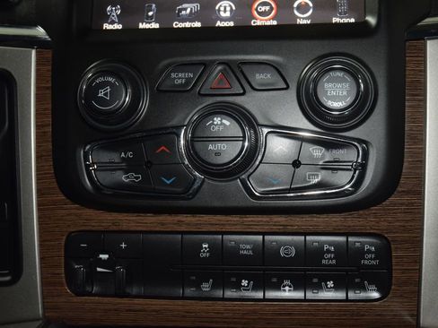 Used 2017 RAM 2500 Laramie w/ Sport Appearance Group AWD/4WD image 28