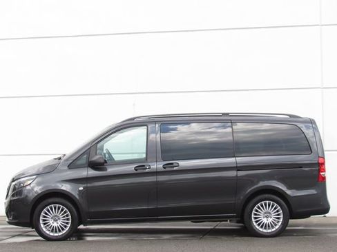 Used 2023 Mercedes-Benz Metris Passenger image 4