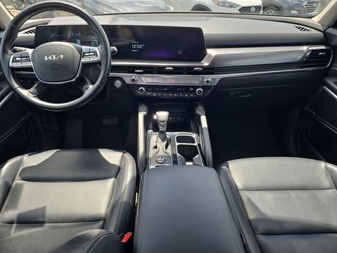 Certified 2025 Kia Telluride S image 13