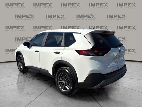 Used 2023 Nissan Rogue S image 3