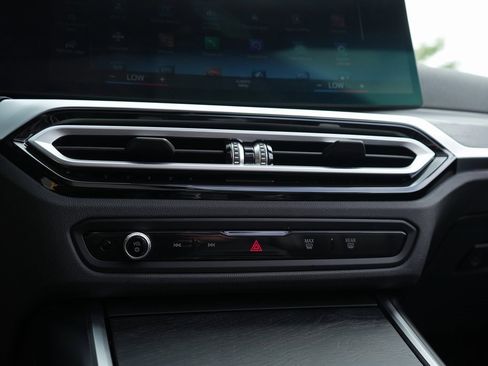 Used 2024 BMW 430i Convertible w/ Convenience Package image 28