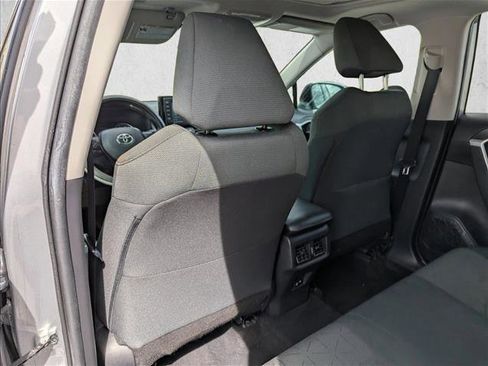 Used 2021 Toyota RAV4 XLE w/ Convenience Package image 22