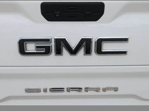 Used 2021 GMC Sierra 1500 Elevation w/ Preferred Package AWD/4WD image 13