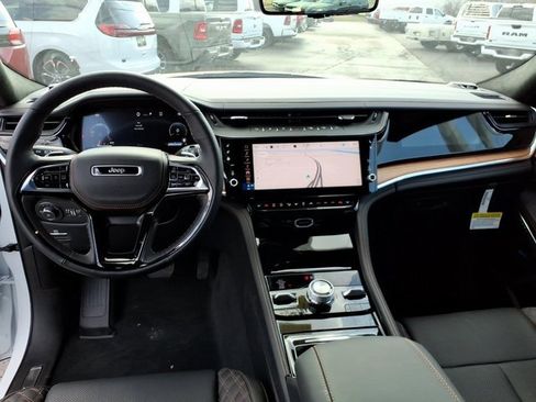 New 2026 Jeep Grand Cherokee L Summit image 9