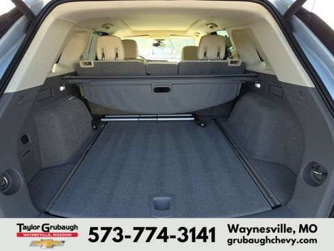 Used 2018 Cadillac XT5 Luxury w/ Driver Awareness Package FWD image 33