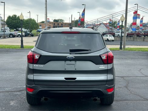 Used 2019 Ford Escape SE FWD image 5
