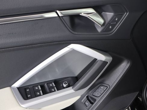 Used 2025 Audi Q3 2.0T Premium w/ Convenience Package image 21