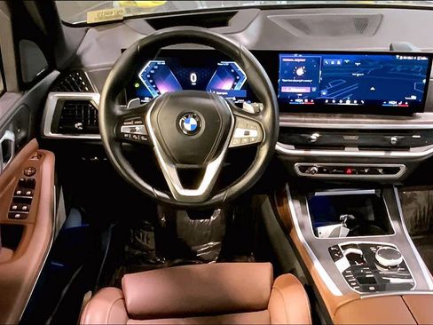 Used 2024 BMW X5 xDrive40i w/ Premium Package image 6