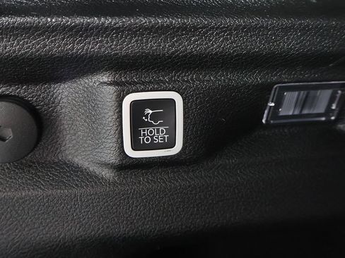 Used 2023 Jeep Grand Cherokee L Limited AWD/4WD image 24