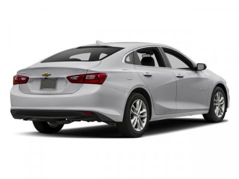 Used 2018 Chevrolet Malibu LT image 2