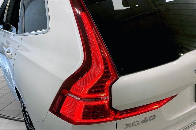 Used 2019 Volvo XC60 T8 R-Design w/ Advanced Package AWD/4WD image 32