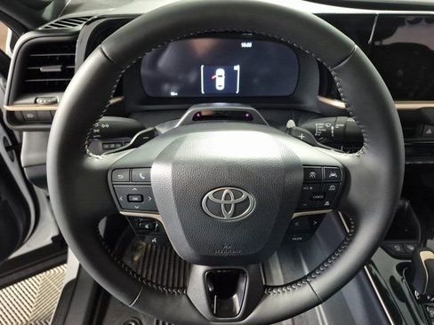 New 2026 Toyota Crown Platinum image 11